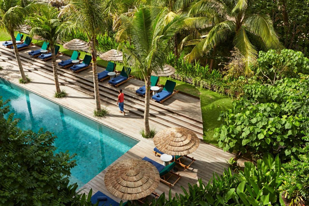 Potato Head Suites & Studios Семиньяк Экстерьер фото The swimming pool at the Four Seasons Resort