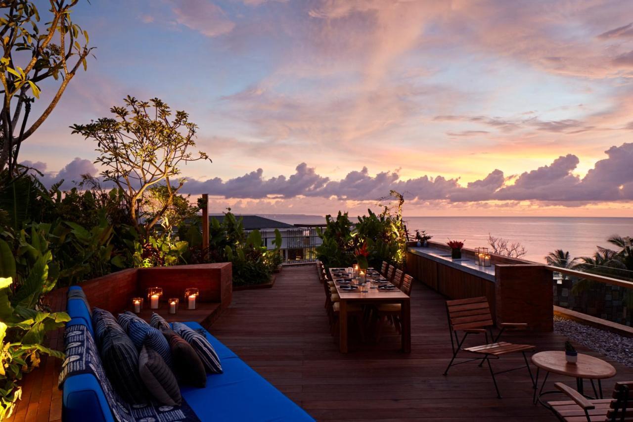 Potato Head Suites & Studios Семиньяк Экстерьер фото The Deck at the Westin Maldives