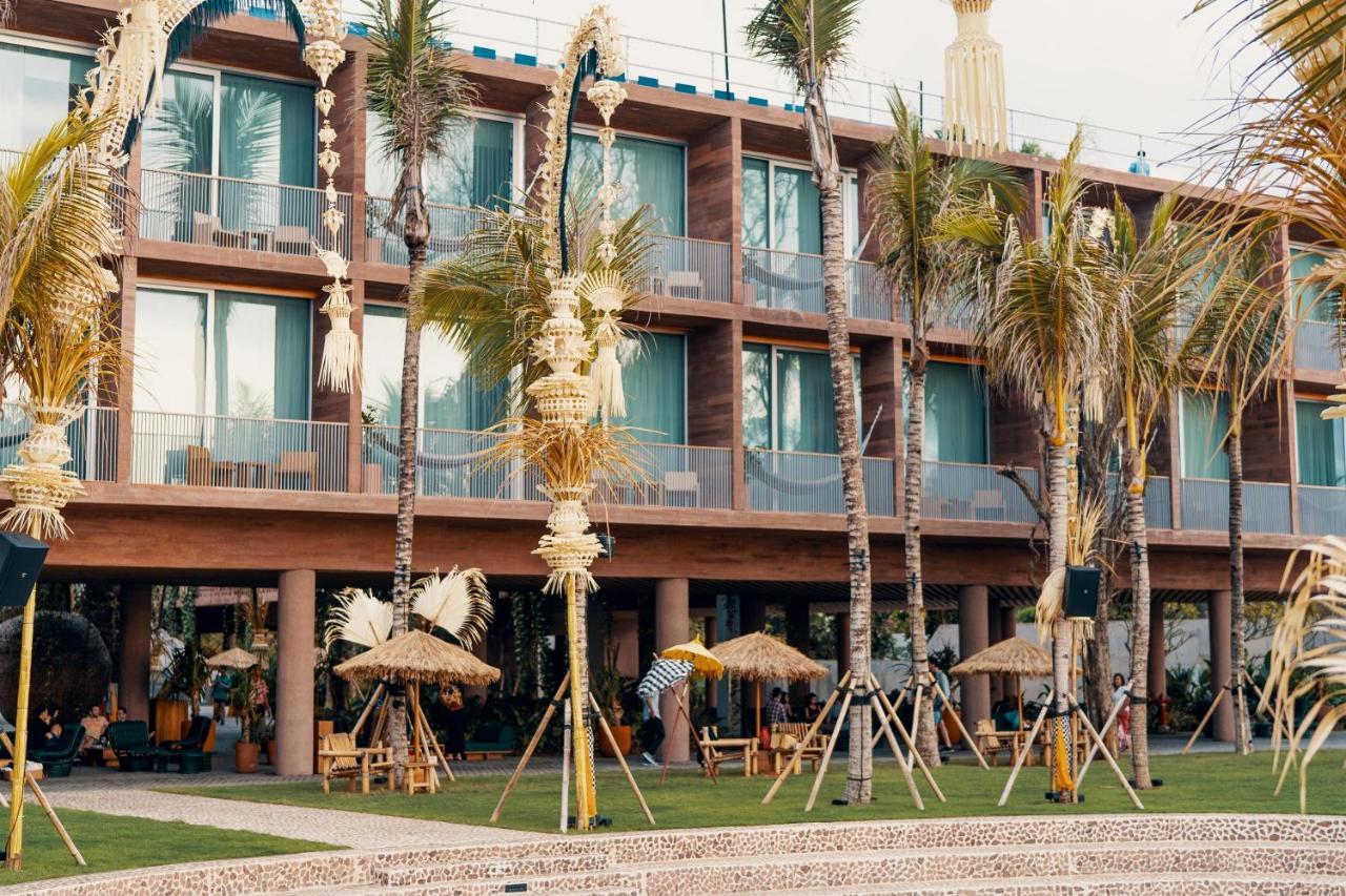 Potato Head Suites & Studios Семиньяк Экстерьер фото The hotel's beachside rooms