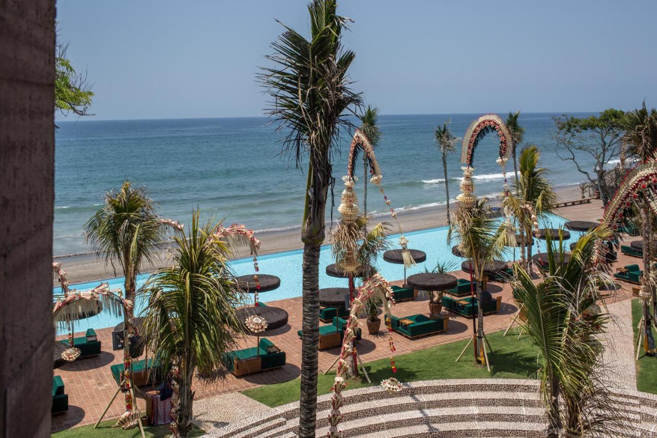 Potato Head Suites & Studios Семиньяк Экстерьер фото The beach at the Hard Rock Hotel