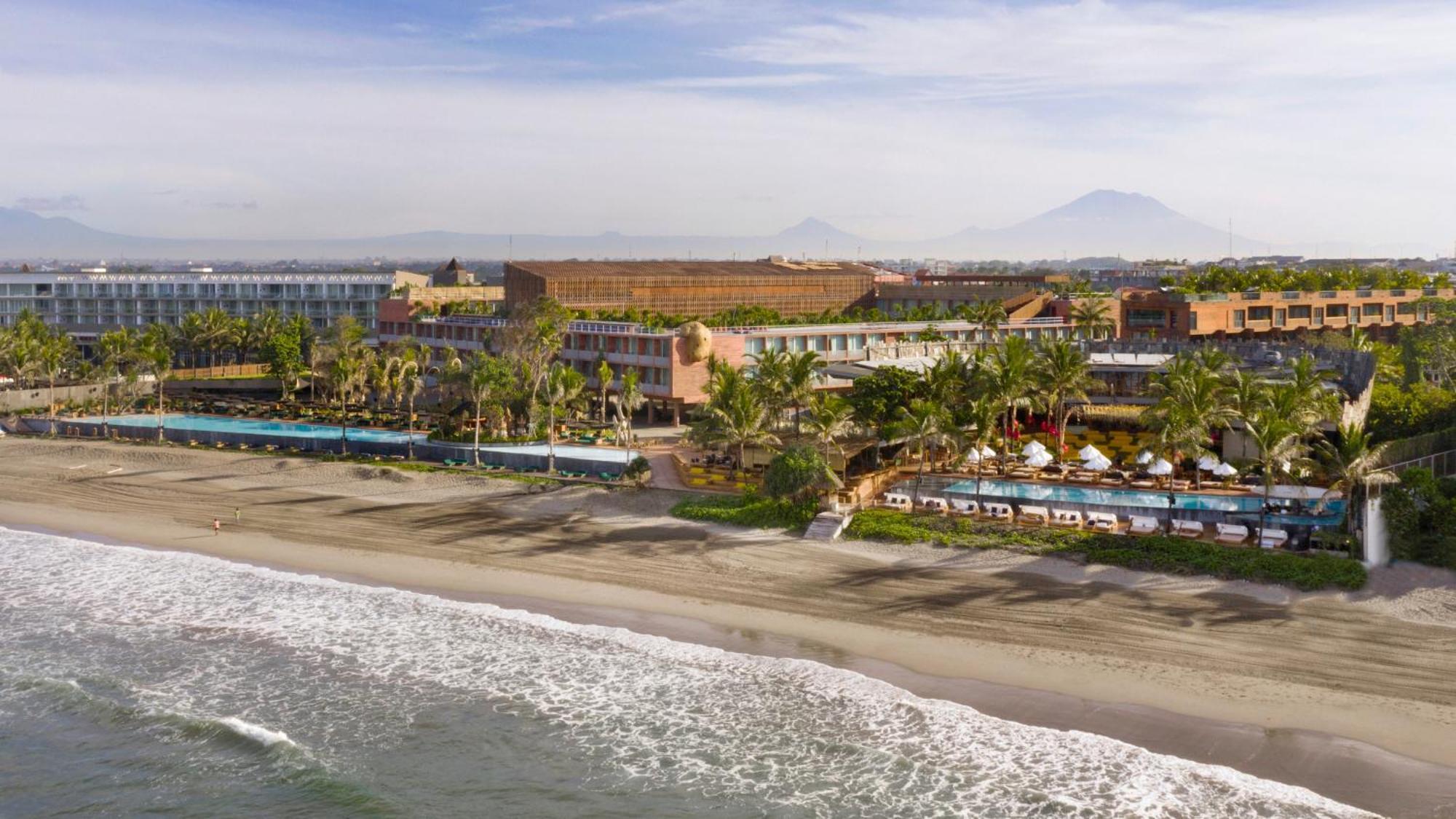 Potato Head Suites & Studios Семиньяк Экстерьер фото View of the beach