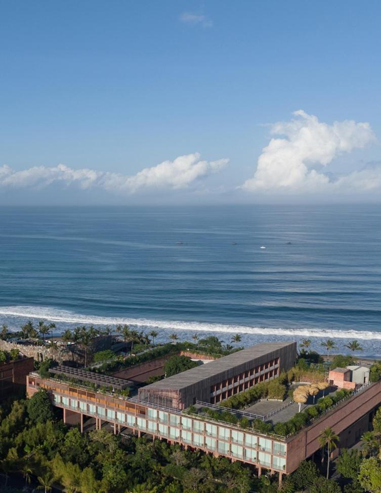 Potato Head Suites & Studios Семиньяк Экстерьер фото View of the Atlantic Ocean from the city of Fortaleza