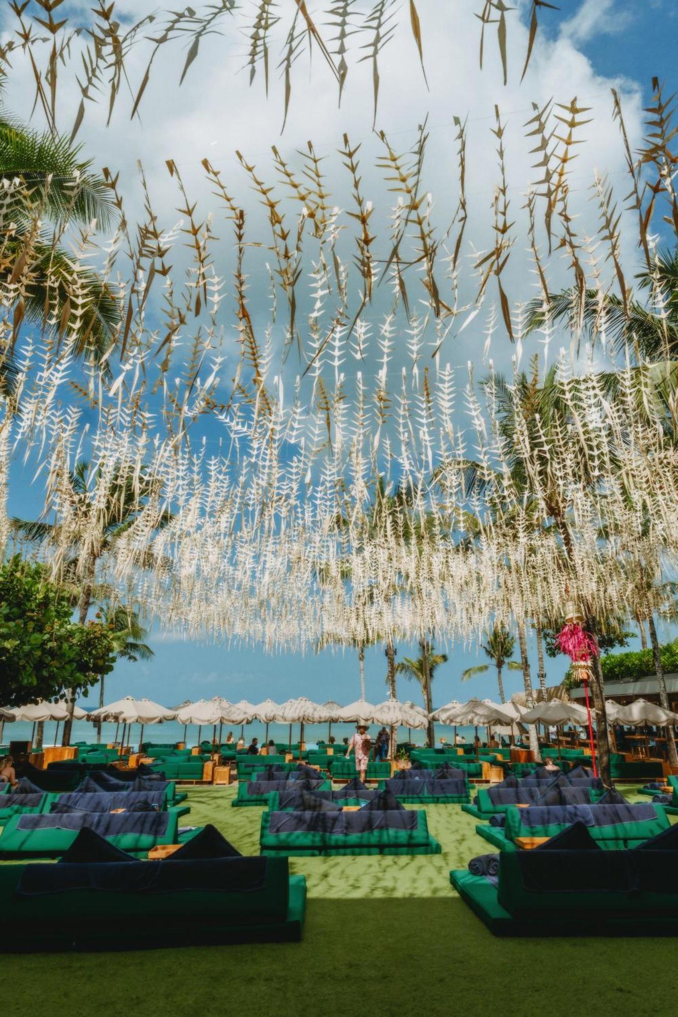 Potato Head Suites & Studios Семиньяк Экстерьер фото Wisteria at the beach